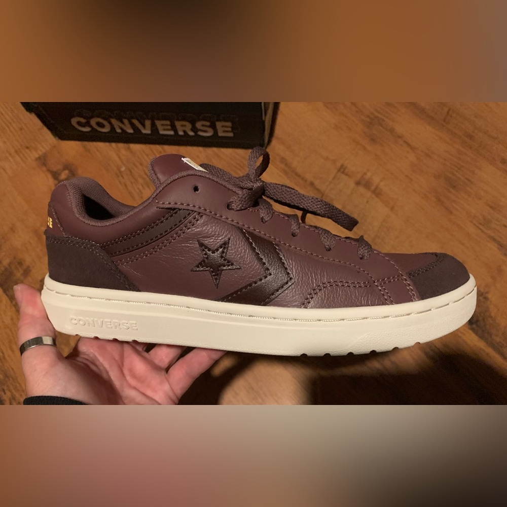 NEW!! CONVERSE 8.5
